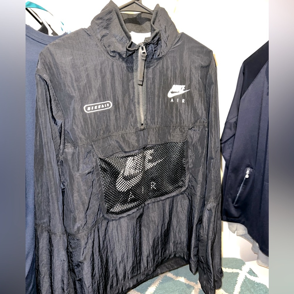 Nike Men’s Retro 1/4 Zip Windbreaker